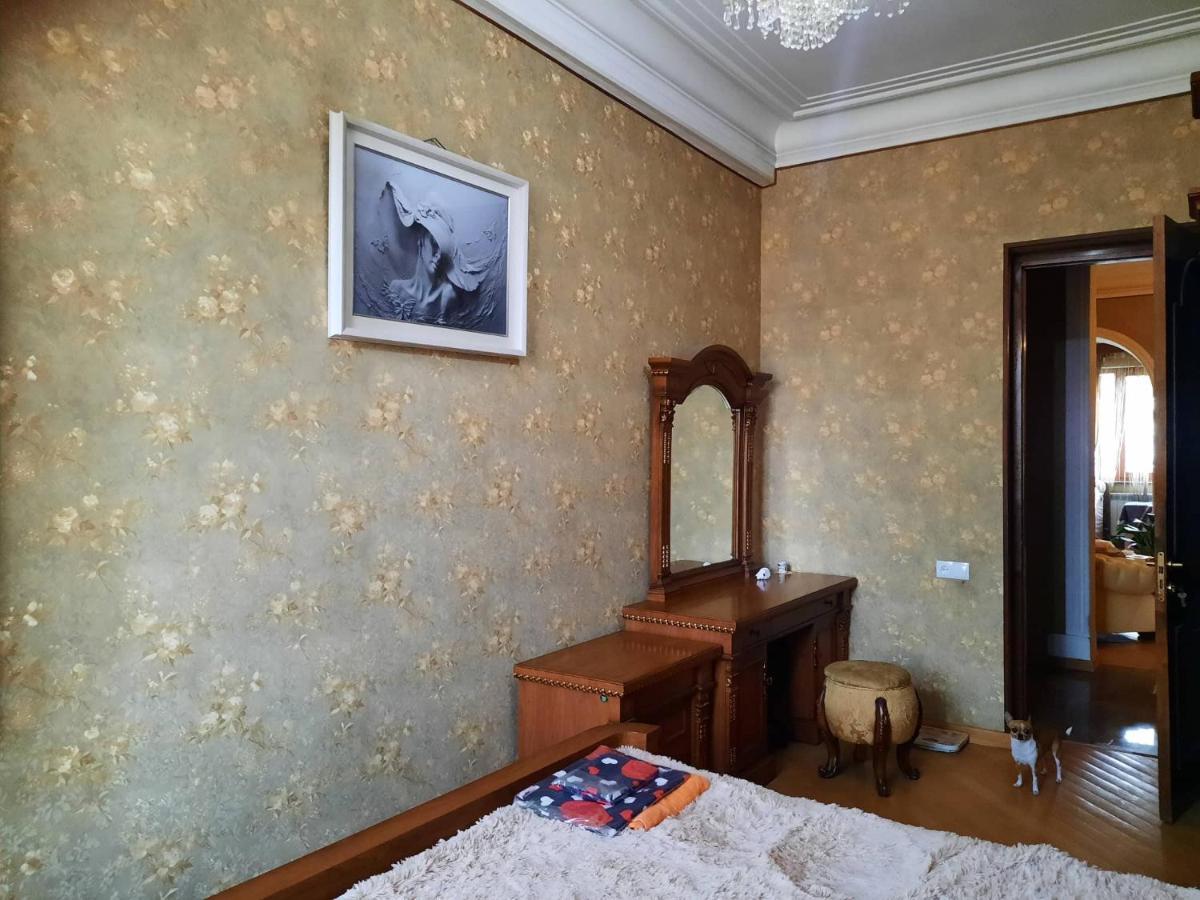 Tbilisi Philharmonia Apartment Exterior foto